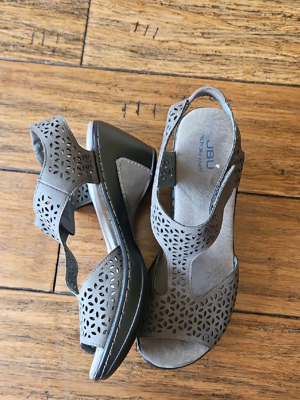 Like New JBU Gray Laser-Cut Slingback Wedge Sandals Size 8.5